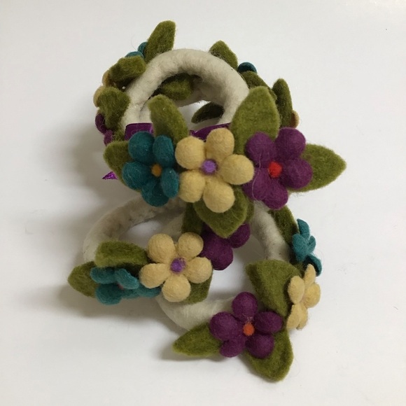 Napkin Rings SET OF 6 Holders Artisan Handmade Boiled Wool Felt African Violets - Picture 7 of 8